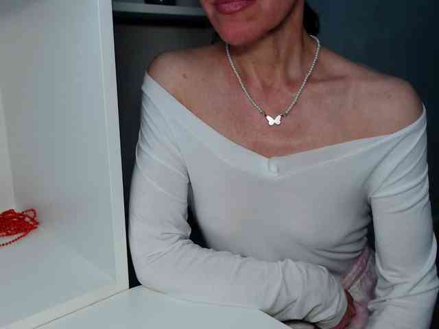 LadyL09 webcam
