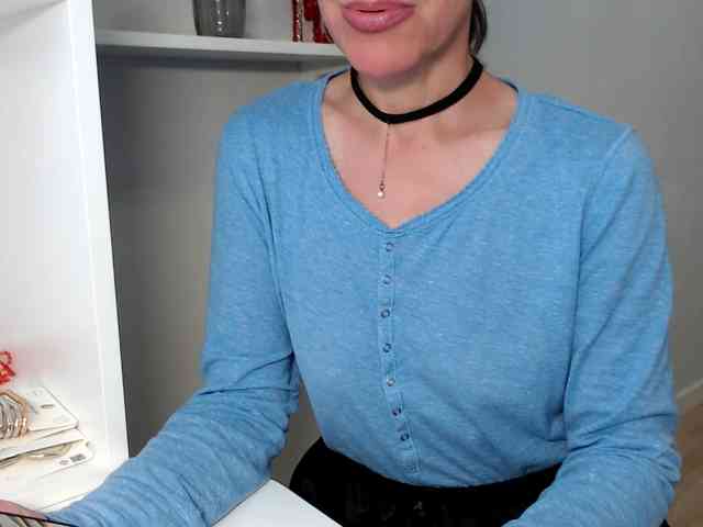 LadyL09 webcam
