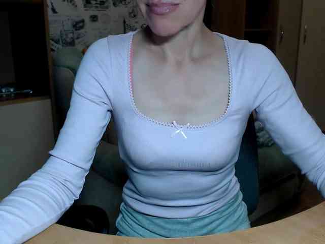 LadyL09 webcam