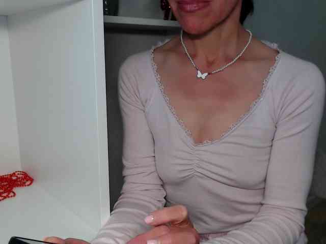 LadyL09 webcam