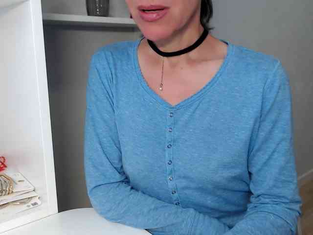 LadyL09 webcam