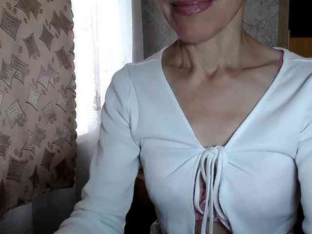 LadyL09 webcam