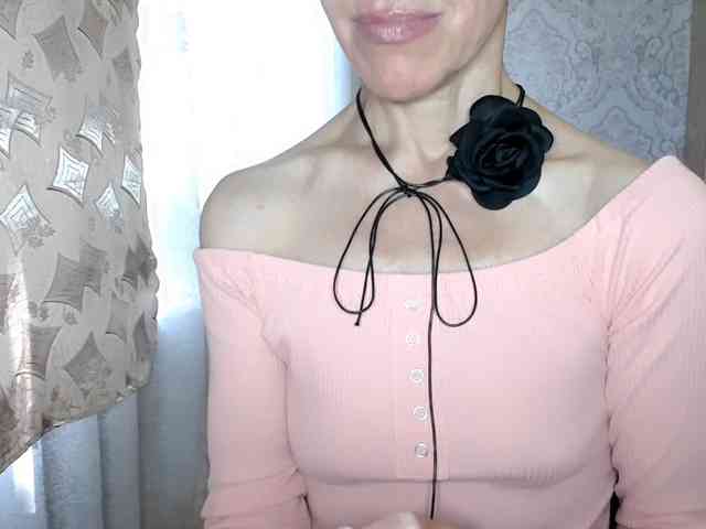 LadyL09 webcam