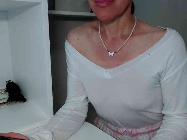 LadyL09 webcam