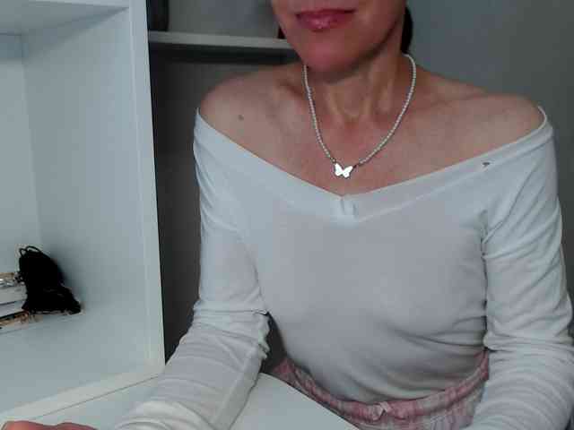 LadyL09 webcam