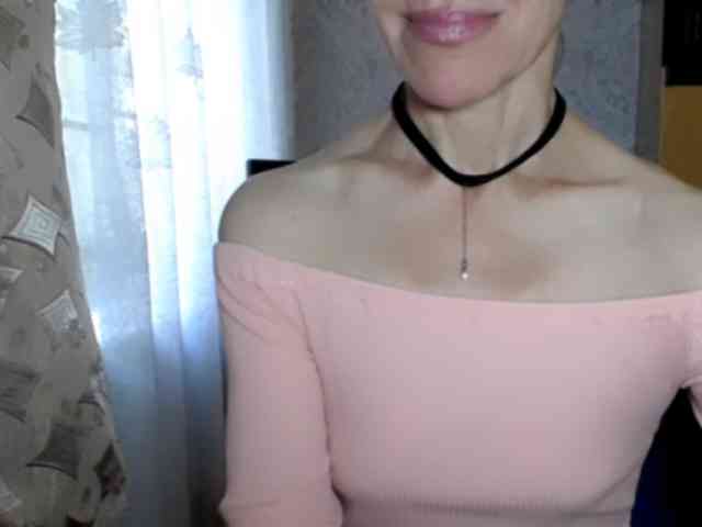 LadyL09 webcam