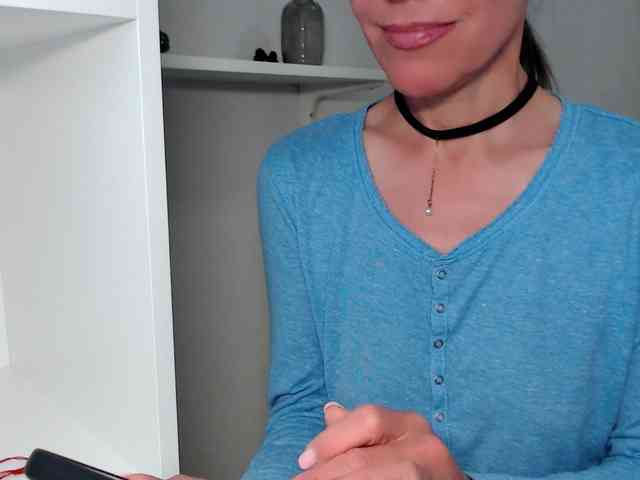 LadyL09 webcam