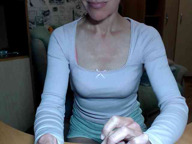 LadyL09 webcam
