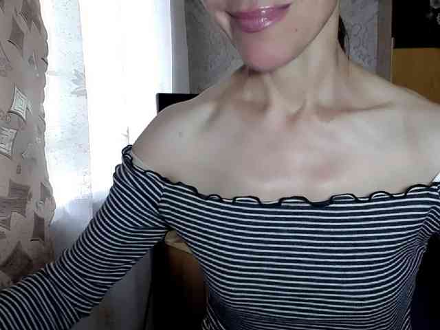LadyL09 webcam