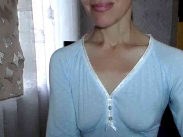 LadyL09 webcam