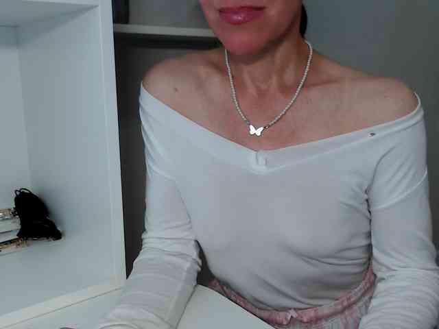 LadyL09 webcam