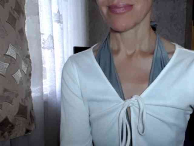 LadyL09 webcam