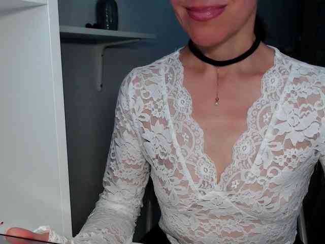 LadyL09 webcam