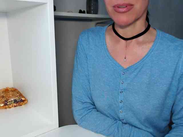 LadyL09 webcam