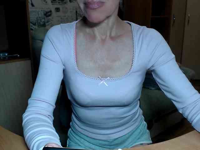 LadyL09 webcam