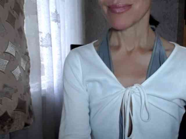 LadyL09 webcam