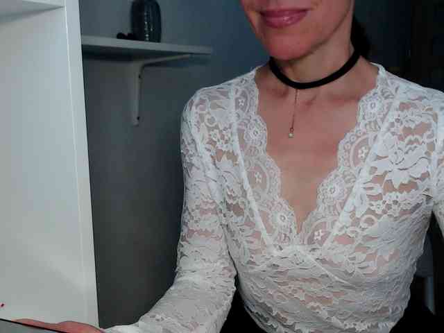 LadyL09 webcam