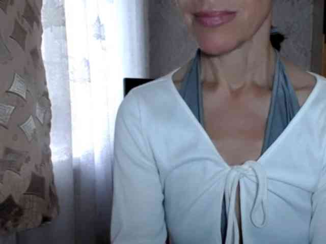 LadyL09 webcam