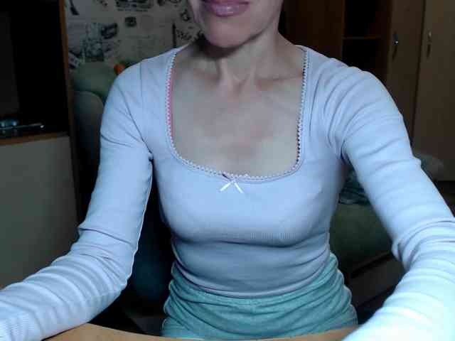 LadyL09 webcam