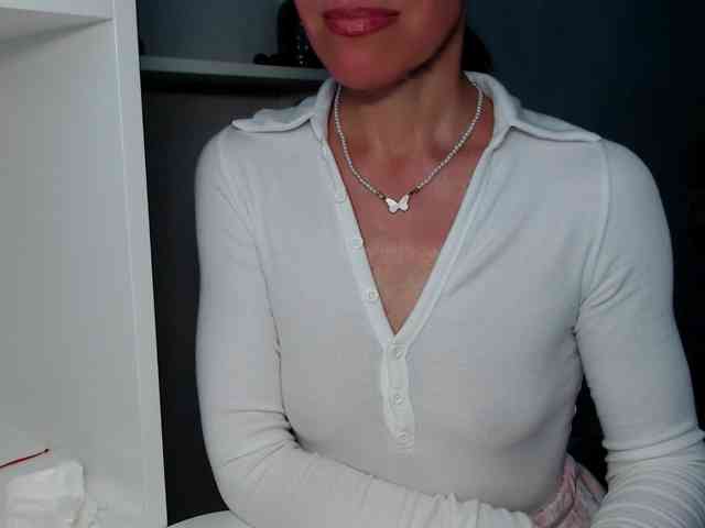 LadyL09 webcam