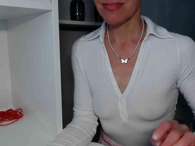 LadyL09 webcam