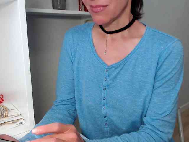 LadyL09 webcam