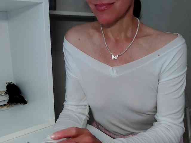 LadyL09 webcam