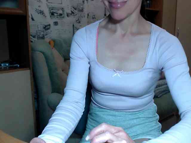 LadyL09 webcam