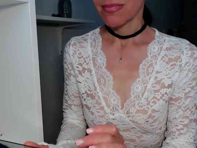 LadyL09 webcam