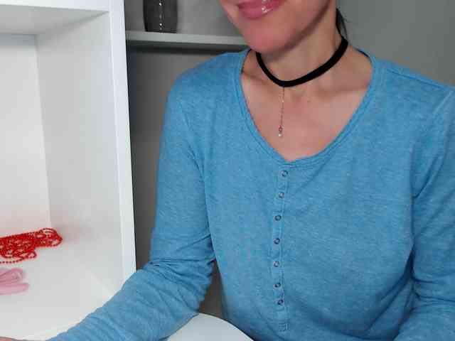 LadyL09 webcam