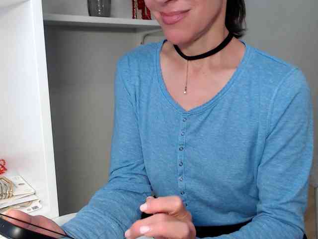 LadyL09 webcam