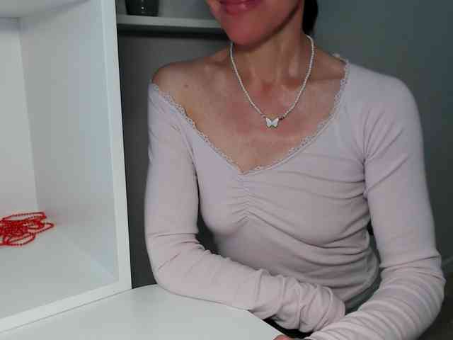 LadyL09 webcam