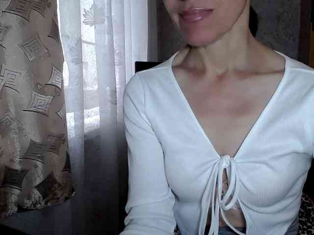 LadyL09 webcam