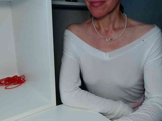 LadyL09 webcam