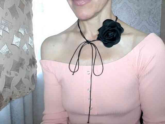 LadyL09 webcam