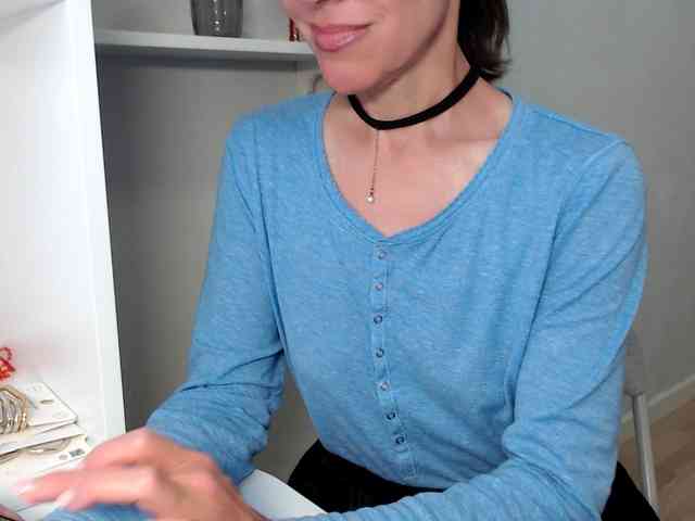 LadyL09 webcam