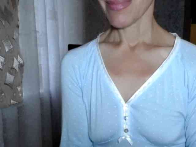 LadyL09 webcam
