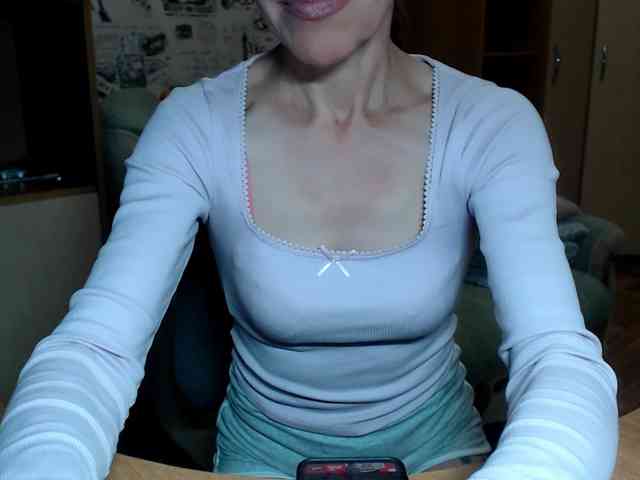 LadyL09 webcam