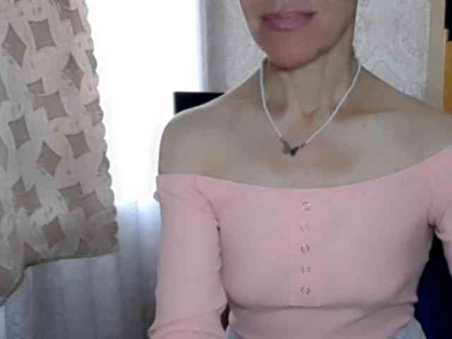 LadyL09 webcam