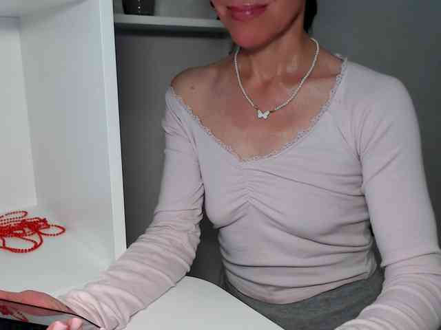 LadyL09 webcam