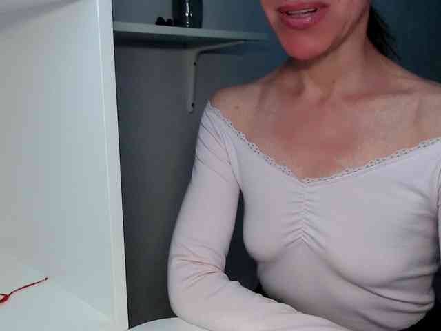 LadyL09 webcam