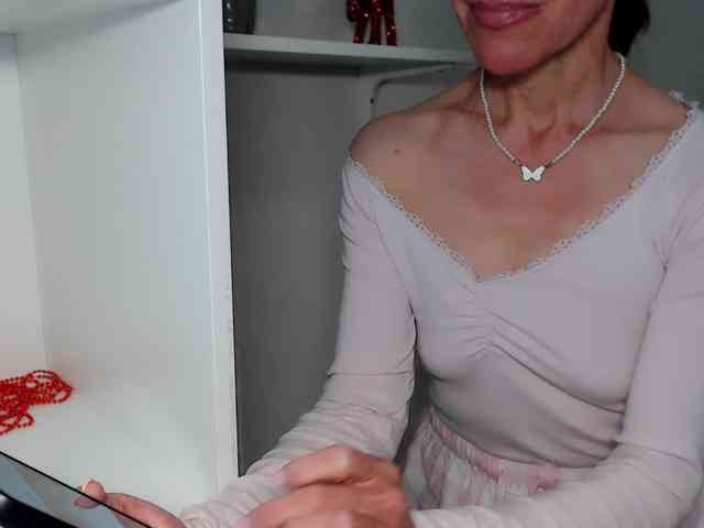 LadyL09 webcam