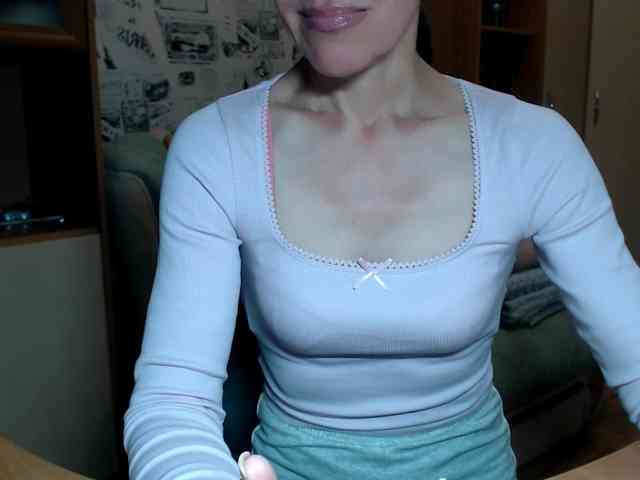 LadyL09 webcam