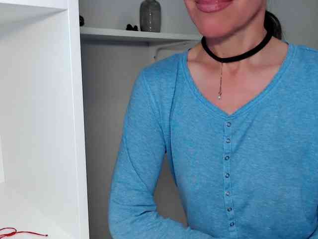 LadyL09 webcam