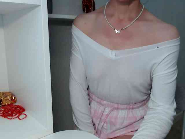 LadyL09 webcam