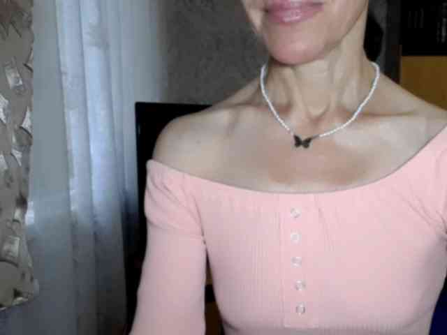 LadyL09 webcam