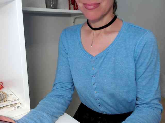 LadyL09 webcam