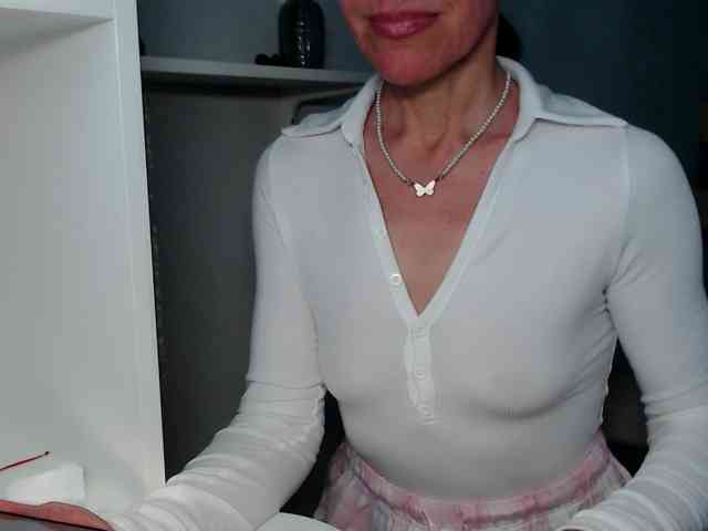 LadyL09 webcam