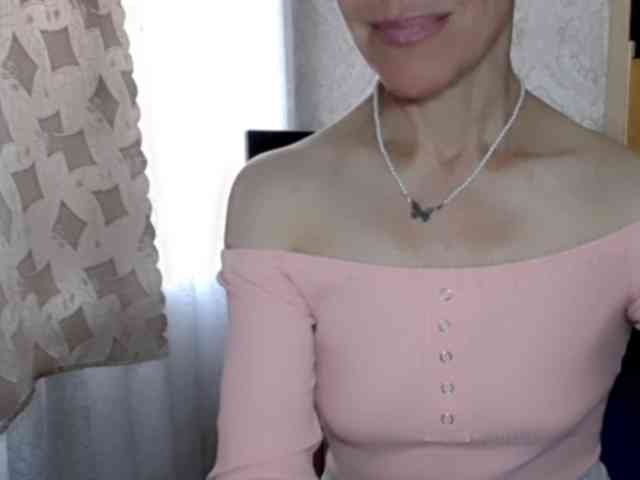 LadyL09 webcam
