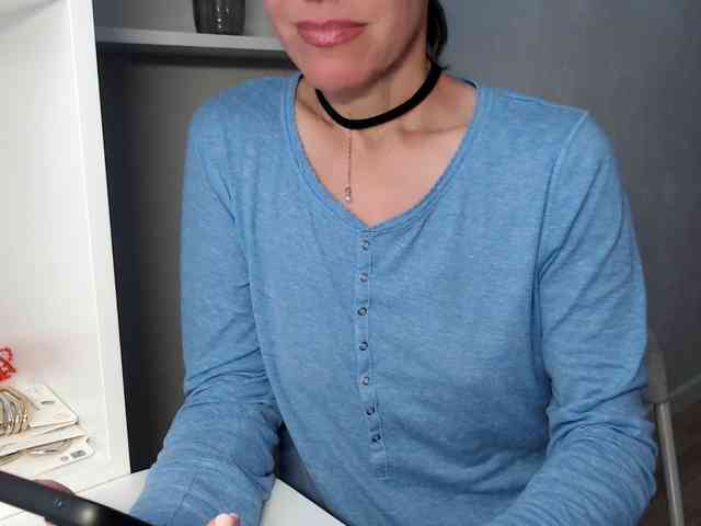 LadyL09 webcam